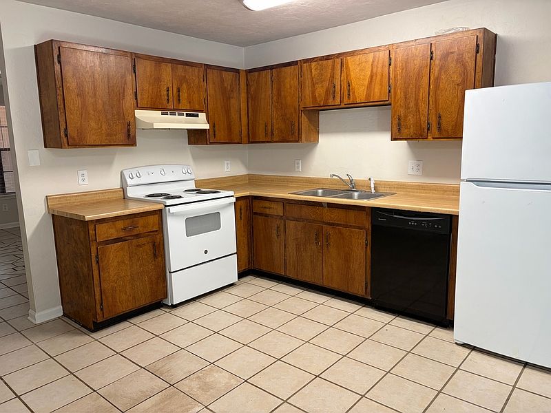 1st image of 220 Atkinson Dr APT D
