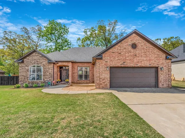 204 Forest Oak Dr, Jacksonville, AR 72076
