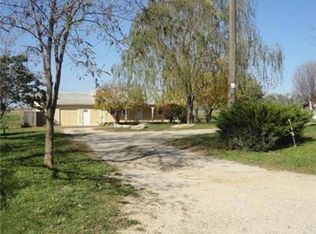 3834 Oregon Rd, Ottawa, KS 66067