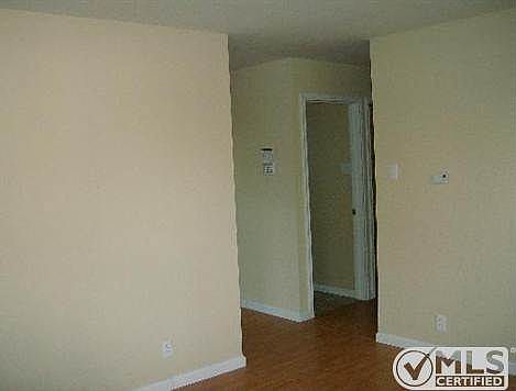4th image of 102 Pleasant Valley St