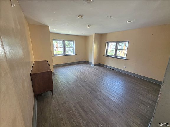 3rd image of 449 W Ostrander Ave