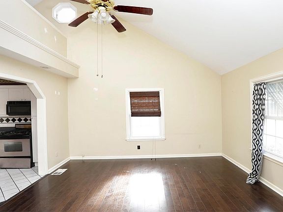 2nd image of 216 Hillcrest Ave