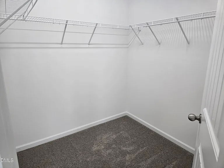 72 E Grove Point Dr — Photo 8