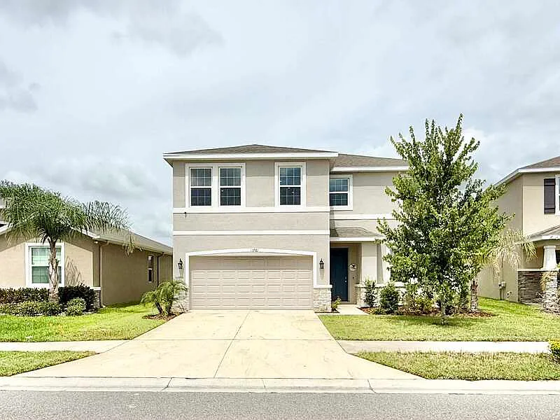 4 bed, 3.0 bath, 2756 sqft, $2,195 — Photo 2