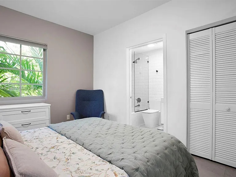 901 3rd St #3 — Photo 4