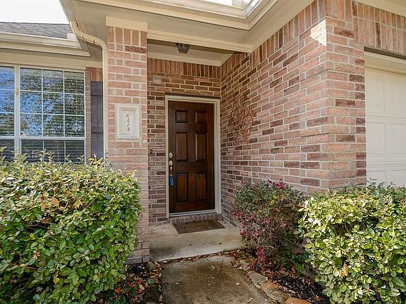 3rd image of 6418 Applewood Forest Dr