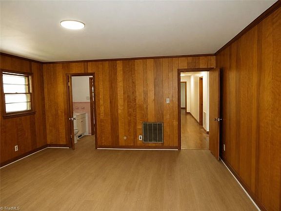 4th image of 3210 Garden Rd