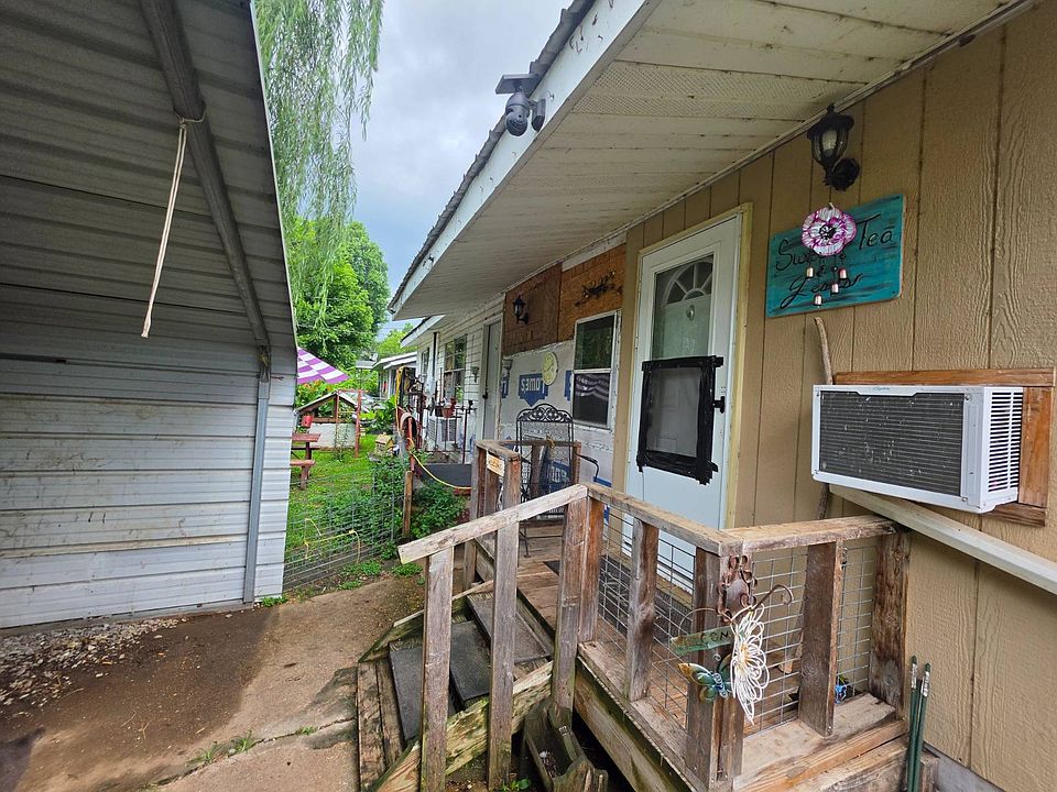 1st image of 69 3rd St