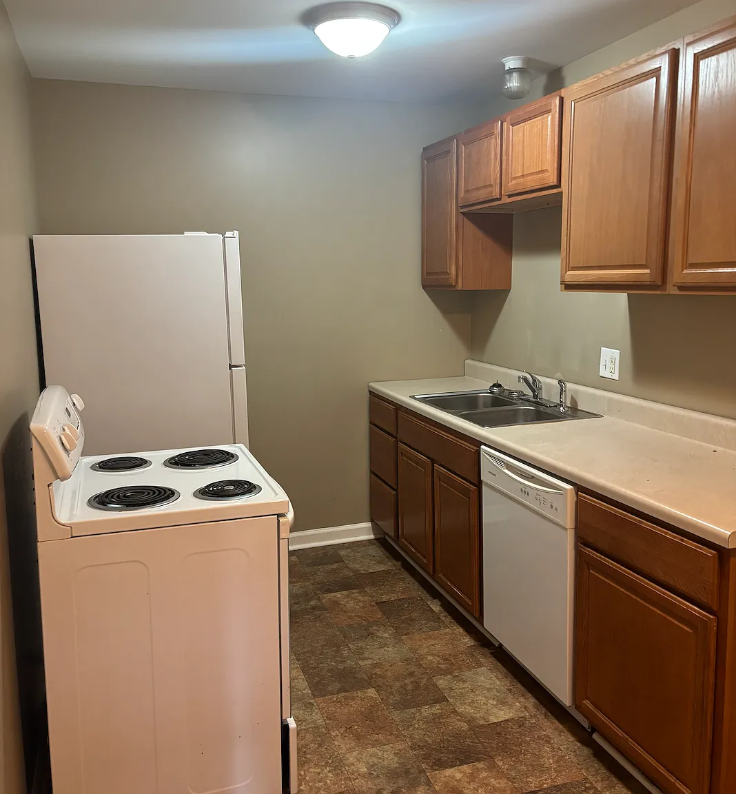 1 bed, 576 sqft, $1,400 — Photo 2