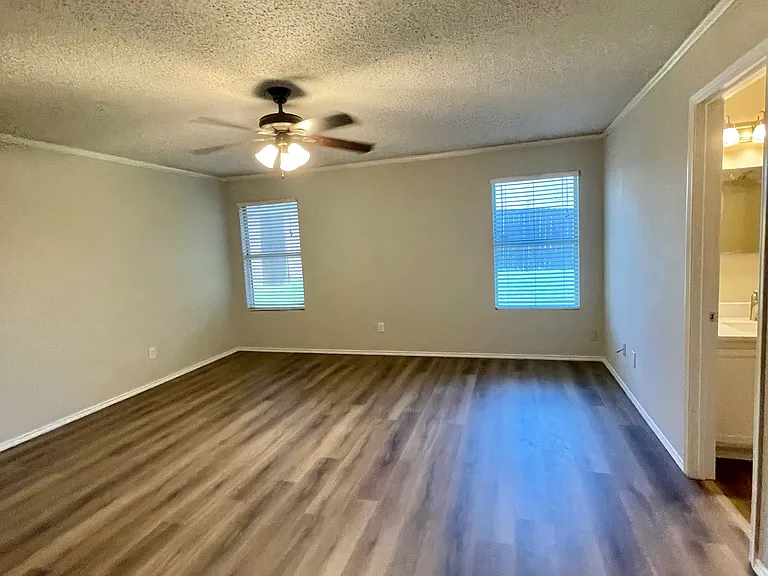 2321 Avalon Creek Way — Photo 17