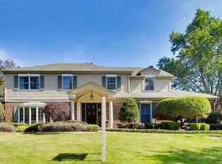 1310 W Hampton Pl, Palatine, IL 60067