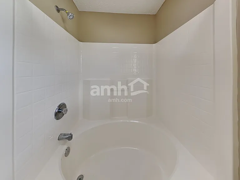 2315 Hayward Ln — Photo 12