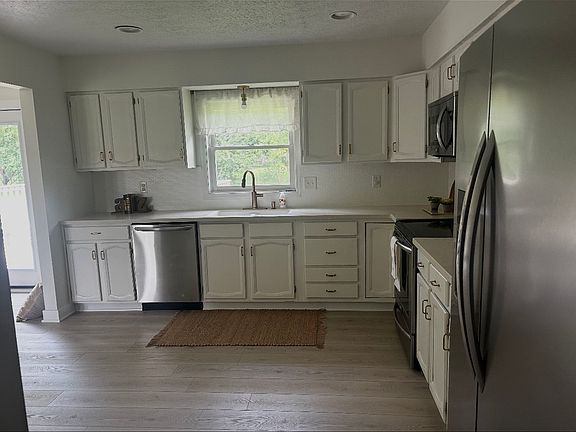 5th image of 3980 Westfield Rd