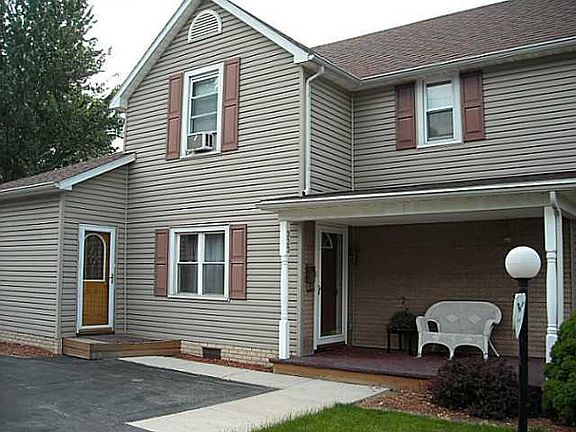2nd image of 323 W Elm St
