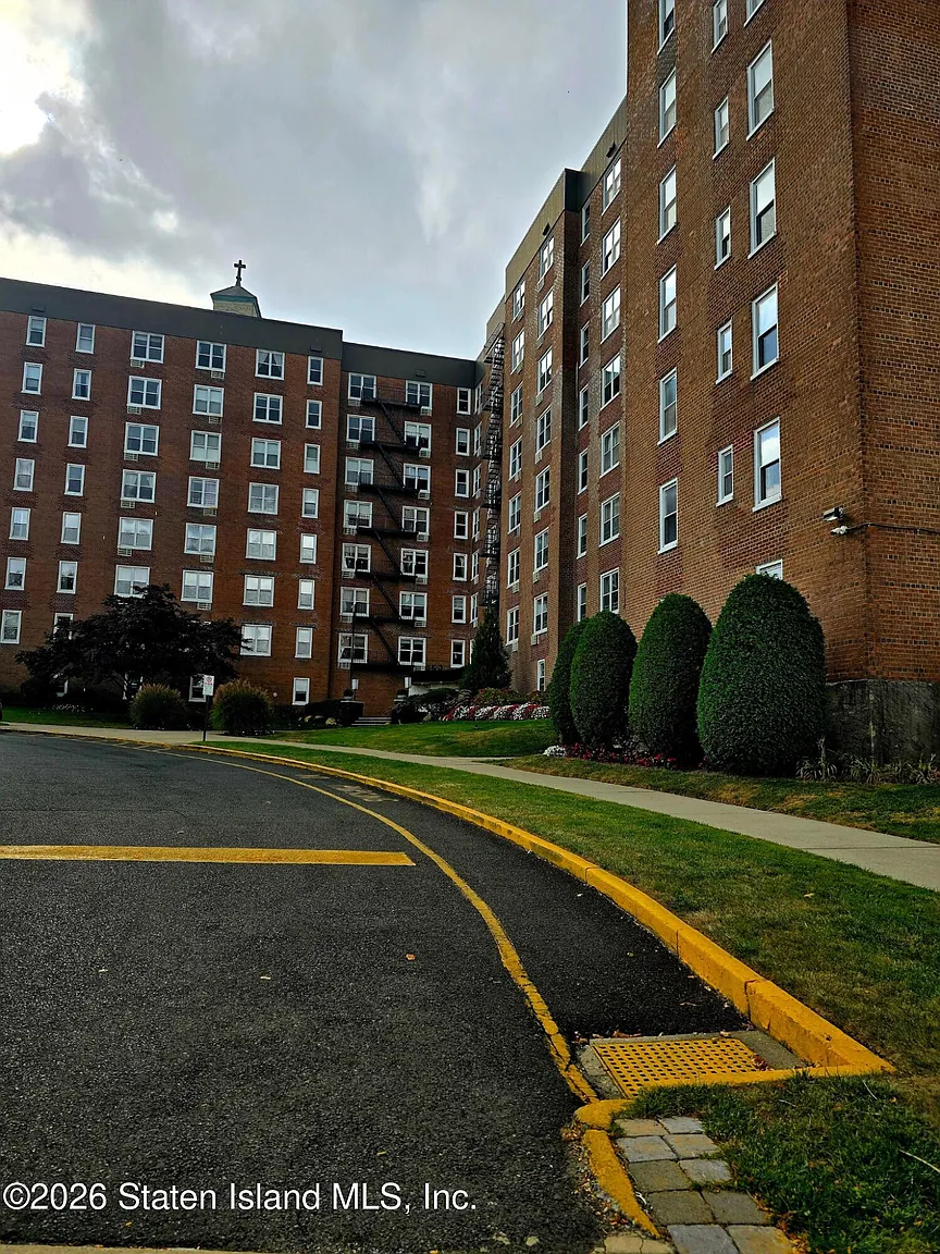 350 Richmond Ter APT 5H photo 1