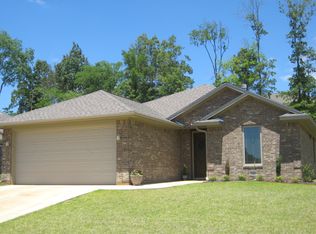609 Spring Creek Dr, Nacogdoches, TX 75965