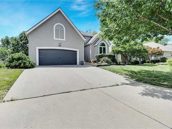 9920 Vista Dr, Lenexa, KS 66220
