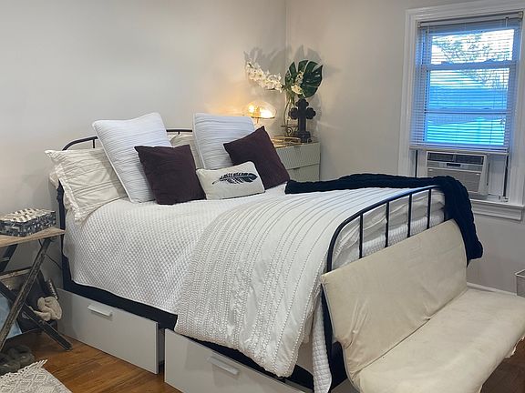 3rd image of 520 Liberty Ave APT 1