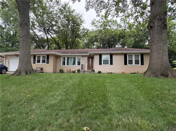 3017 Parkway A St, Saint Joseph, MO 64507
