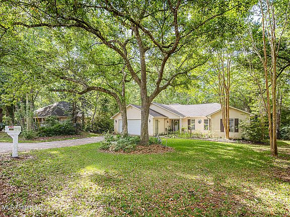 3rd image of 2193 Bayou View Cir
