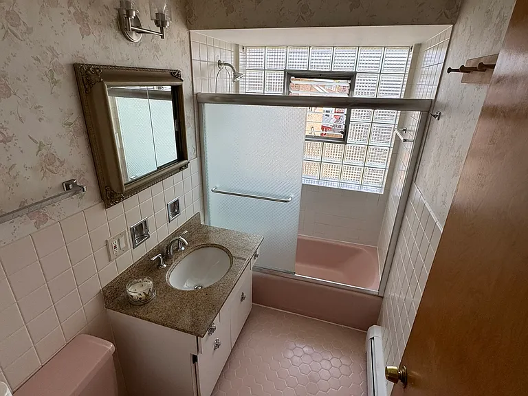 6331 W Devon Ave #2R — Photo 8