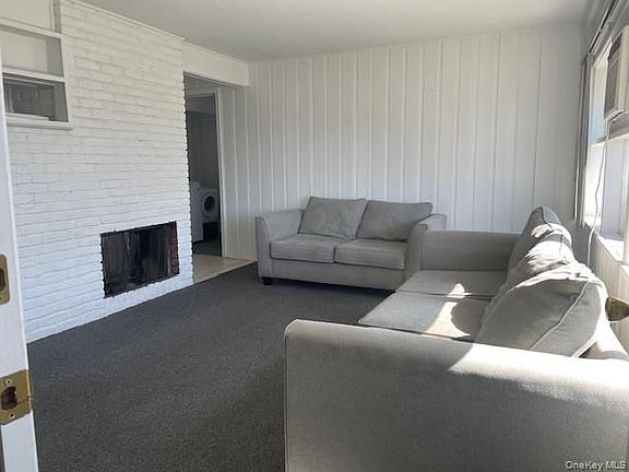 5th image of 176 Land Ln