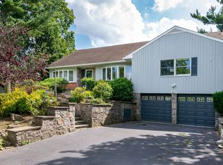 21 Hathaway Ln, White Plains, NY 10605