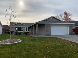 126 Willow Cir, Pasco, WA 99301