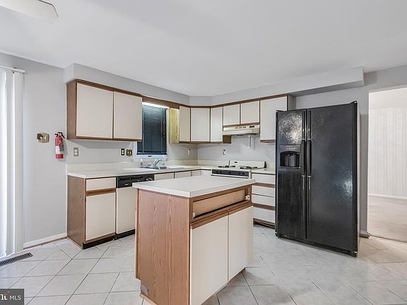 2nd image of 5308 Woodland Blvd