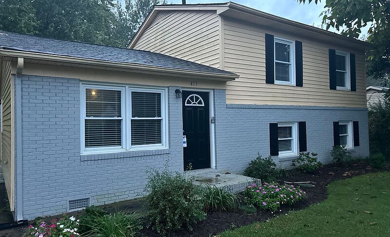 1st image of 453 Fairfax Dr