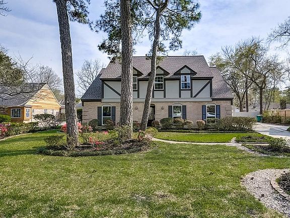 Lush landscaping with beautiful azaleas.