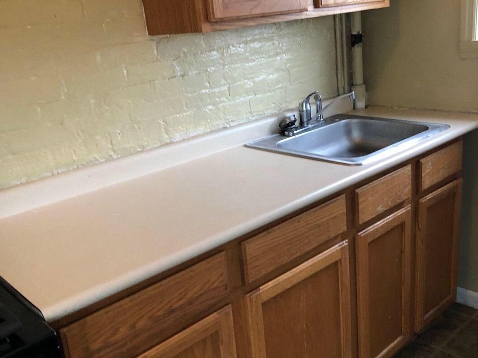 1st image of 36 Oakwood Ave APT 1