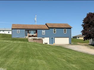 104 N 27th St, Marshalltown, IA 50158