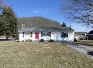 8218 Horns Hill Rd NE, Saint Louisville, OH 43071