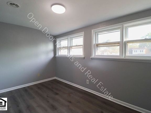 5th image of 202 W Main St #2