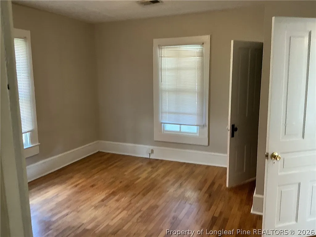 2 bed, 1.5 bath, 1150 sqft, $1,300 — Photo 4