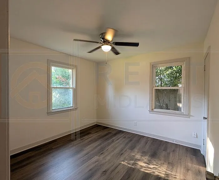 2307 Vine St — Photo 20