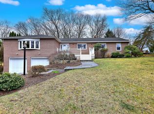 56 Maple Ln, Shelton, CT 06484