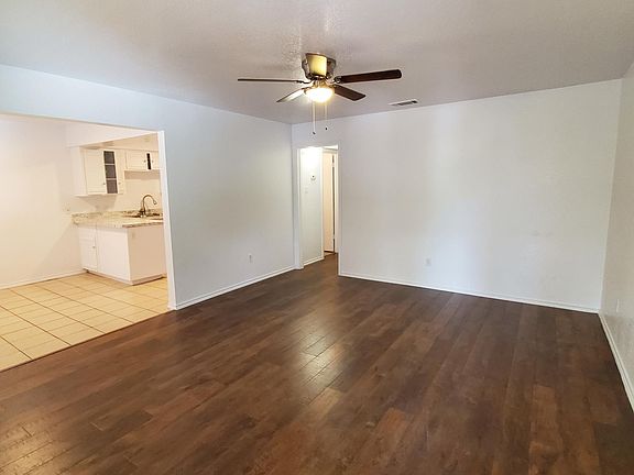 2nd image of 2509 Yorkshire St APT D