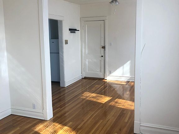 3rd image of 5220 N Wolcott Ave #3