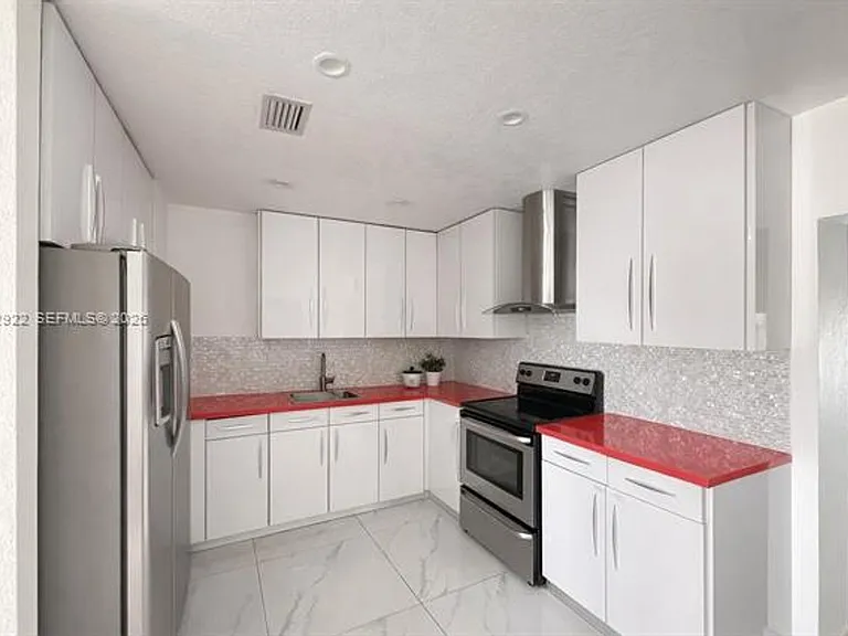 11950 SW 187th Ter #0 — Photo 3