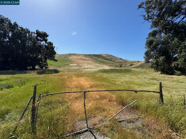 1575 Lopes Rd, Benicia, CA 94510