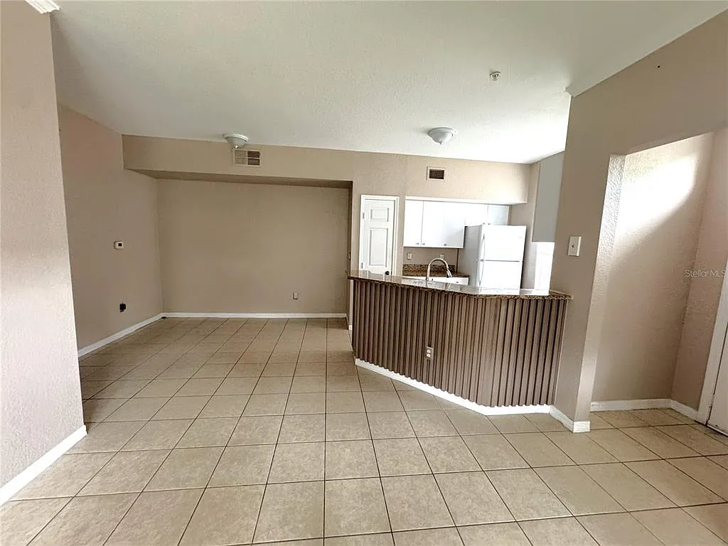 1 bed, 1.0 bath, 794 sqft, $1,550 — Photo 3