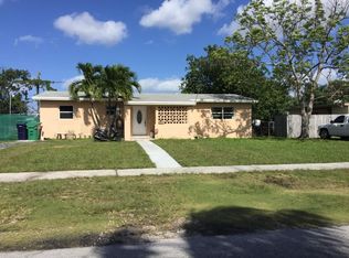 10121 Martinique Dr, Cutler Bay, FL 33189