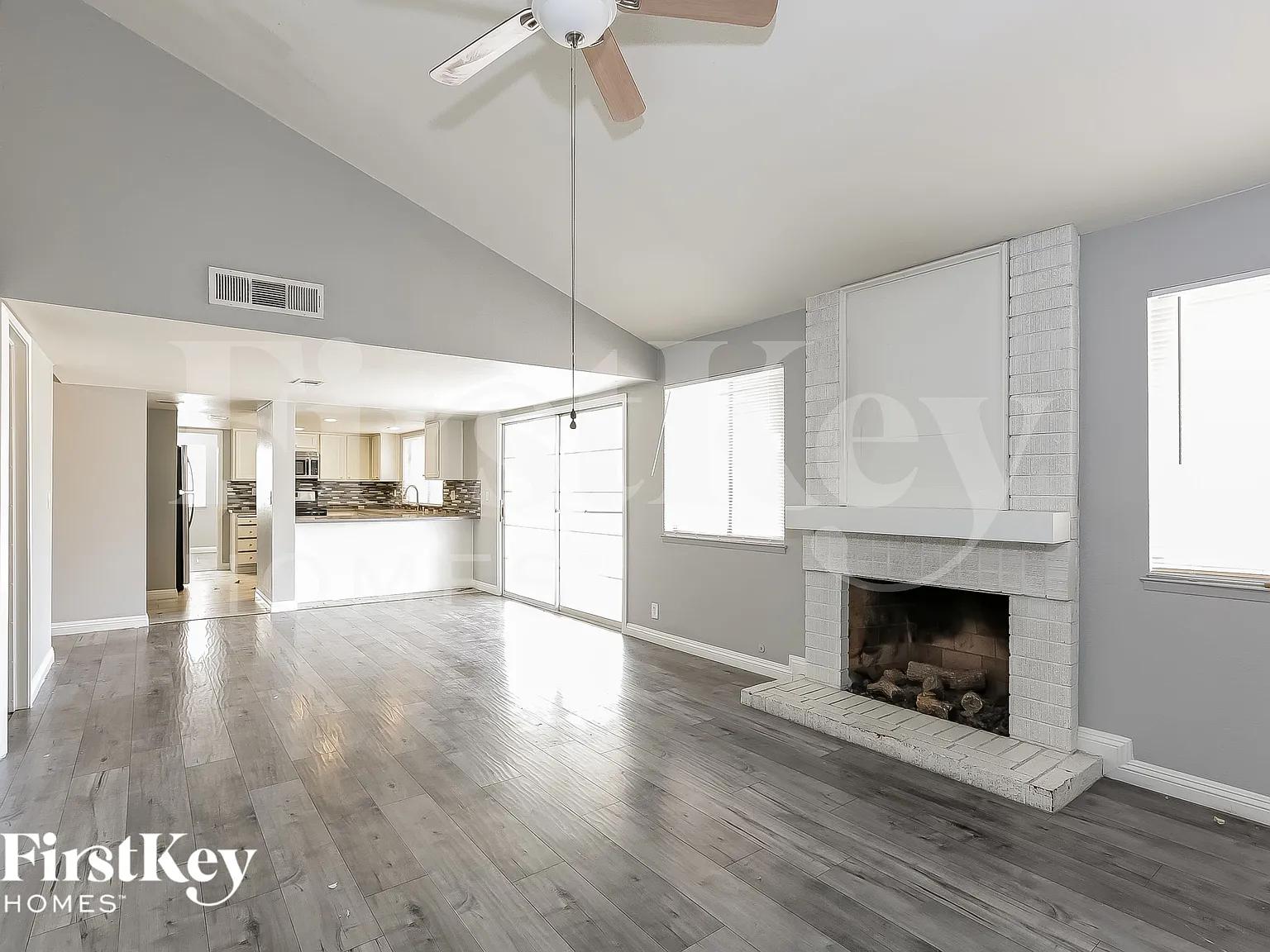 4 bed, 2.5 bath, 2507 sqft, $2,495 — Photo 4