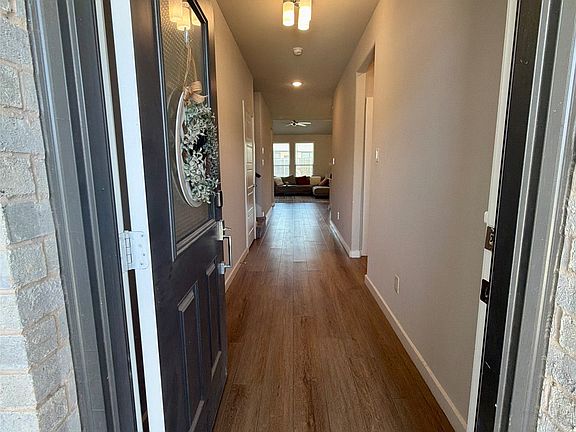 4th image of 2417 Mankato Dr