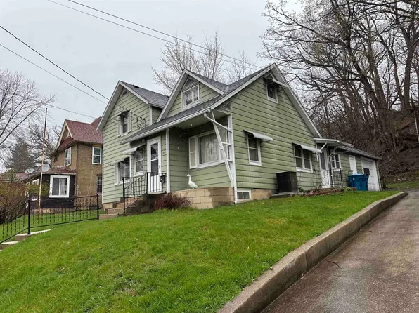 104 N 5th St, Savanna, IL 61074