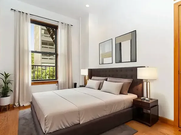 273 W 10th St, New York, NY