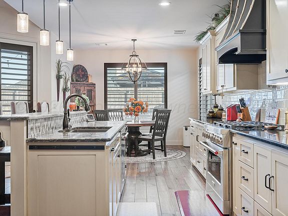 5th image of 18 Backus Ln