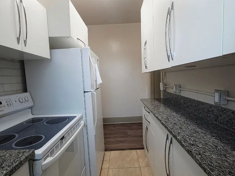 1000 Carteret Ave #3 — Photo 3